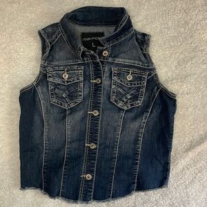 Maurice’s large cut off jean jacket